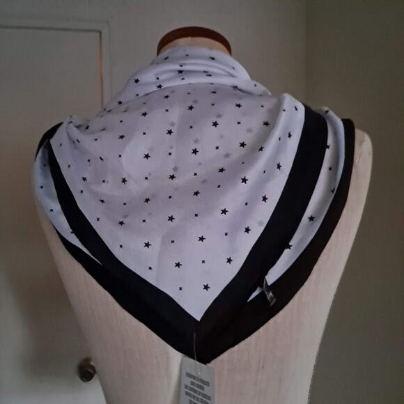 NWT Black & White Star Print Solid Border 100% Silk Square Scarf - Size 27"X27" - Picture 4 of 11